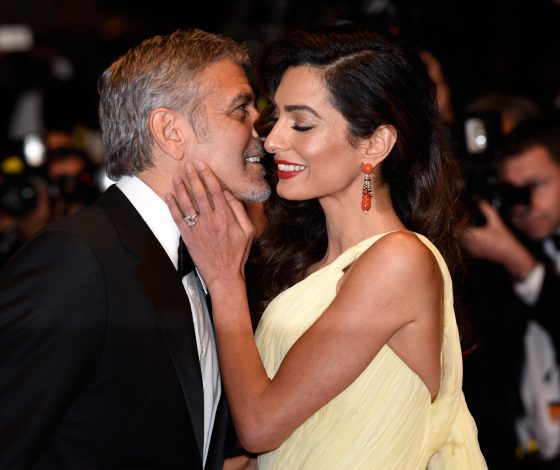 «Преподаем шалости»: Джордж и Амаль Клуни рассказали о воспитании близнецов