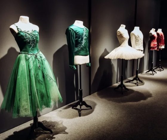 Бриллиантовая тиара Грейс Келли и украшения, вдохновленные балетом: выставка высокого ювелирного искусства в Москве