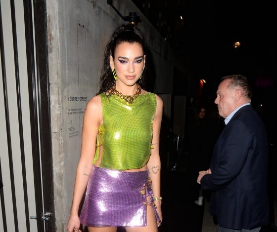 Вот это ноги: редкий выход Дуа Липы в опасном мини