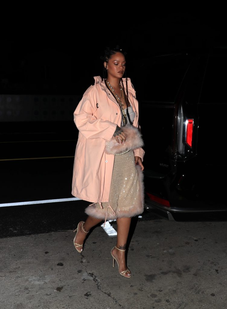 *EXCLUSIVE* Rihanna looks pretty in Pink while out for dinner at Giorgio Baldi restaurant