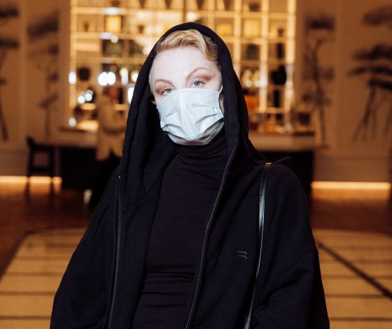 Рената Литвинова, Кантемир Балагов, Александра Ревенко и другие на премьере фильма Григория Добрыгина «На близком расстоянии»