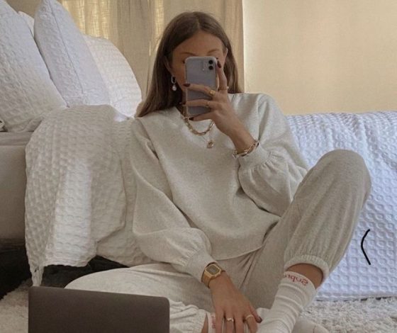 Домашний костюм - лучшая покупка перед локдауном: собрали стильные варианты