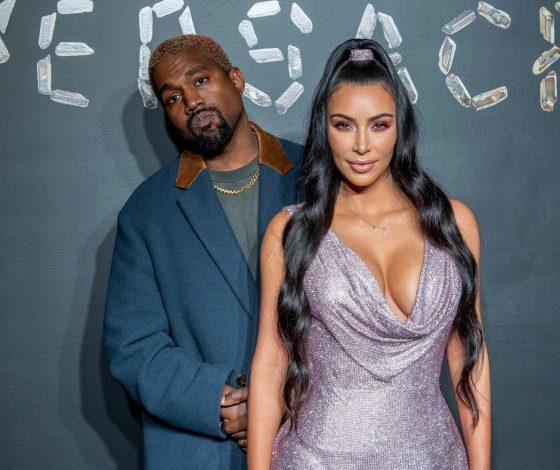 «Он был рядом всю неделю»: реакция Канье Уэста на саркастичное выступление Ким Кардашьян