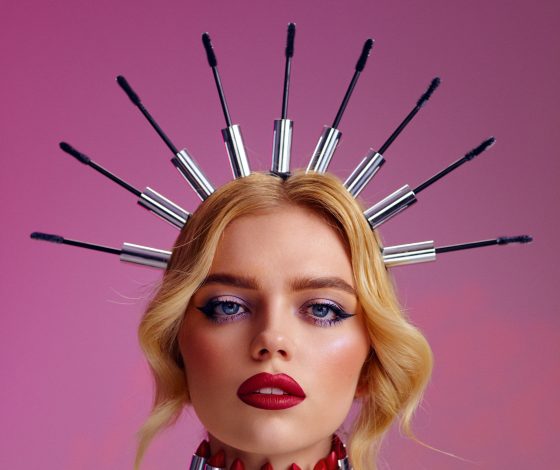 Телевизор вместо головы и пиджак из денег: как блогеры удивляют публику