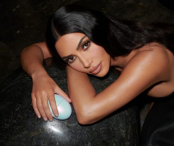 Осторожно, горячо: Ким Кардашьян снялась в откровенной фотосессии