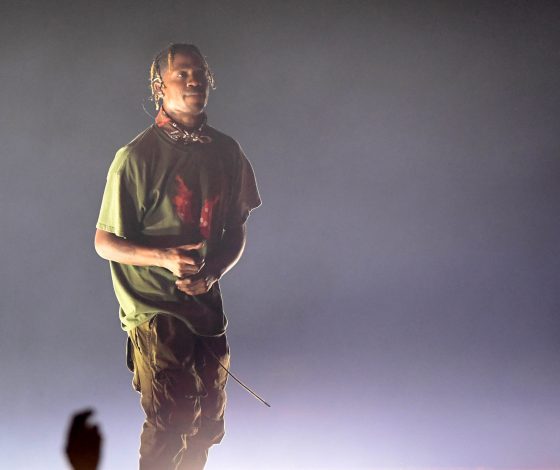 Трэвис Скотт уже неделю не может выйти из дома из-за атаки фанатов