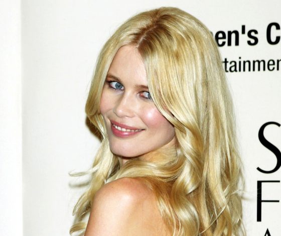 Её не узнать: как изменилась супермодель 90-х Клаудиа Шиффер