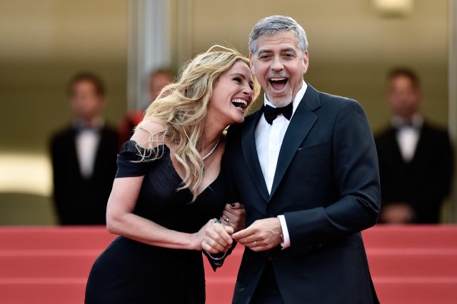 Джулия Робертс появилась в платье с портретами Джорджа Клуни: но не все оценили жест актрисы