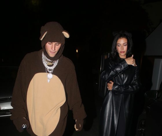 Медведь Балу и женщина-кошка: как Джастин и Хейли Бибер провели Хэллоуин