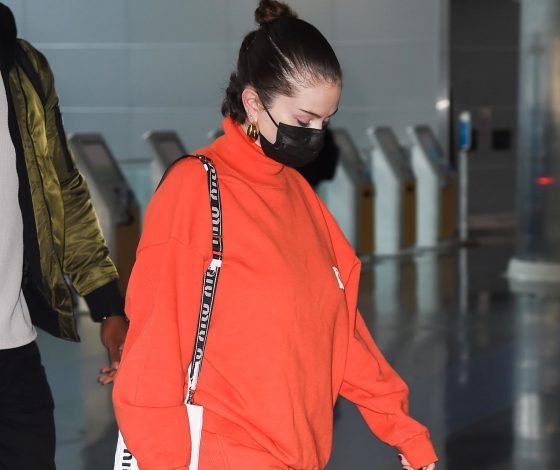 В ярком спортивном костюме: новый выход Селены Гомес