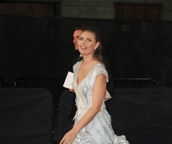 В эффектном мини: Мария Шарапова блеснула на красной дорожке