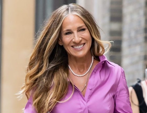 «Мне не нравится смотреть на себя»: Сара Джессика Паркер высказалась о пластических операциях