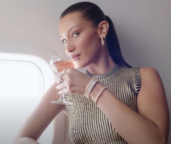 PEOPLEGO: нью-йоркские выходные с Беллой Хадид, добрые дела от Outlet Village и подготовка к зиме со Славой Марлоу