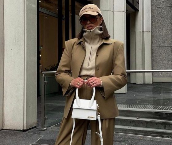 Джемпер-поло и свитер на молнии - самый инстаграмный трикотаж зимы: где купить стильный вариант