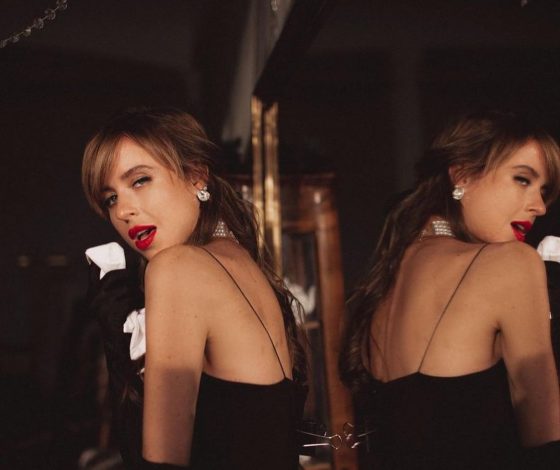 В длинных перчатках и с откровенным разрезом: Мирослава Карпович восхитила подписчиков новыми фото