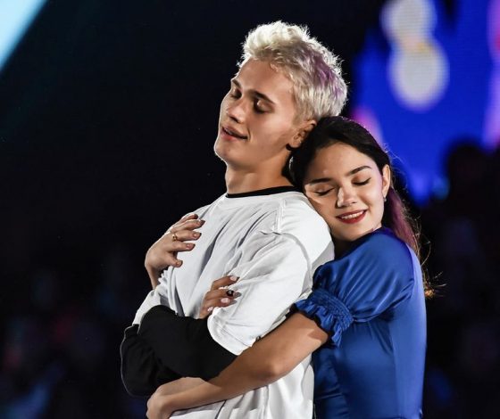 Финальный поцелуй Дани Милохина и Жени Медведевой: настоящие чувства или сценическая постановка?