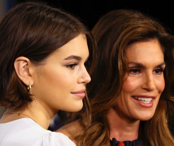 Кайа Гербер повторила легендарную обложку мамы Синди Кроуфорд