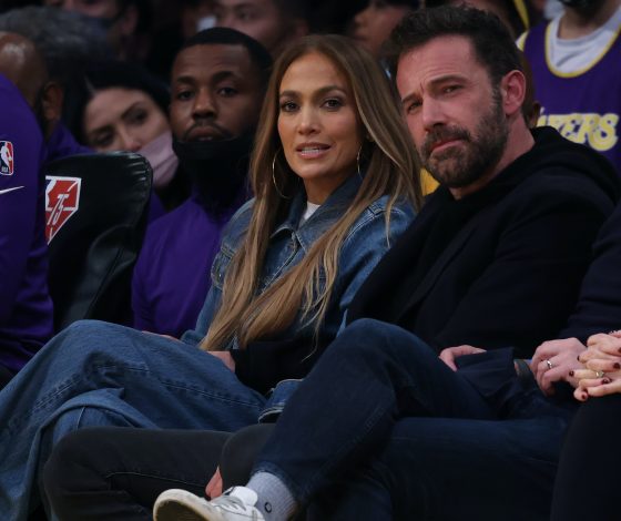 А Дженнифер Лопес не ревнует? Бена Аффлека заметили на прогулке с бывшей женой