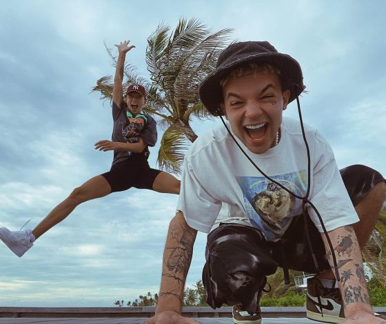 Эксклюзив PEOPLETALK: Элджей и Настя Ивлеева устроили романтический ужин на Кипре