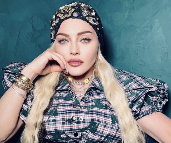 После расставания с молодым бойфрендом: Мадонна спровоцировала слухи о романе с популярным певцом