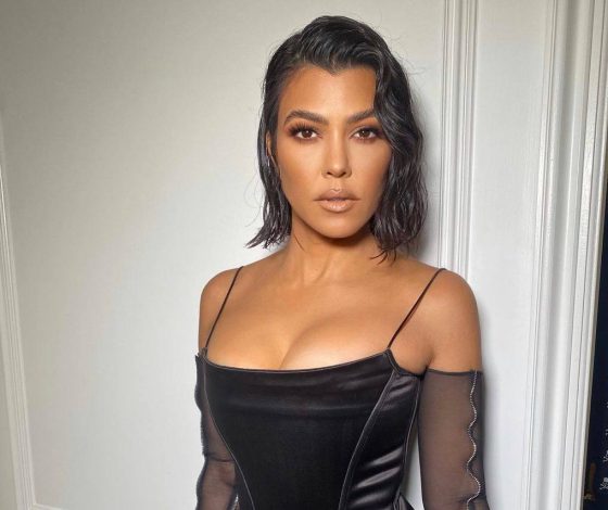 Найдите отличия: поклонники не узнали Кортни Кардашьян без фотошопа