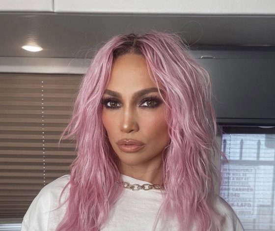 А Бен узнает? Дженнифер Лопес кардинально сменила образ к Рождеству