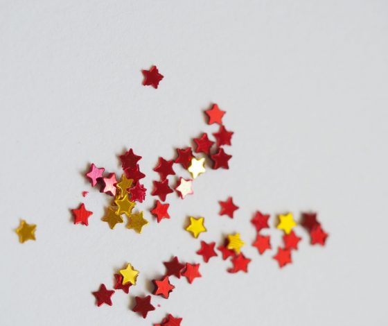 Что делать с сосудистыми звездочками на ногах и как избежать варикоза? Рассказывает флеболог