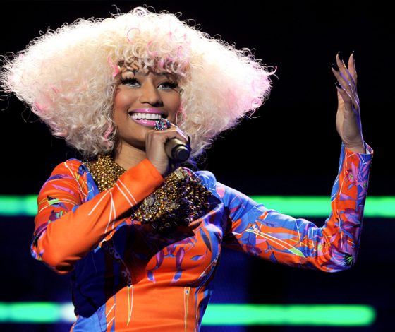 Скандальные выходки и эпатажные образы: за что мы любим Никки Минаж