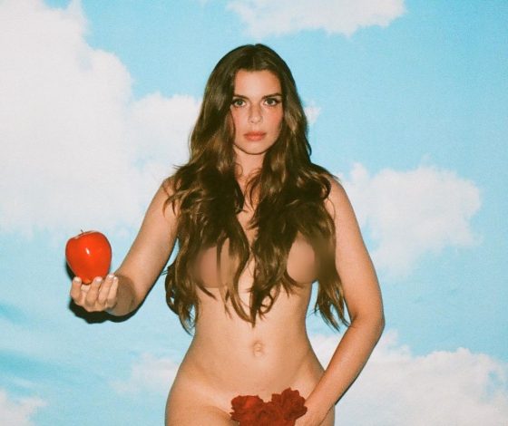 Огнеопасно: самые откровенные снимки новой возлюбленной Канье Уэста Джулии Фокс