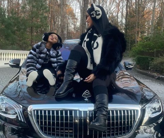 Идеальные семейные аутфиты Карди Би с трехлетней дочкой