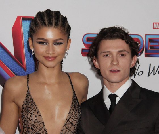 «Какое отношение яблоки имеют к лестнице?»: Зендея призналась, что с трудом понимает своего возлюбленного Тома Холланда