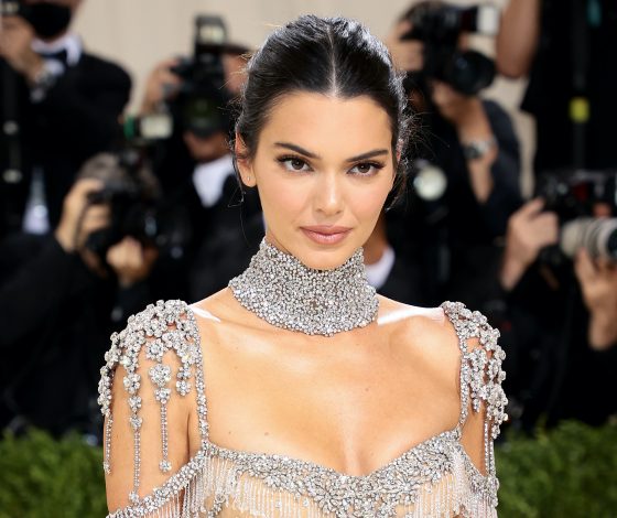 Тест: Угадаешь звезду по прическе?