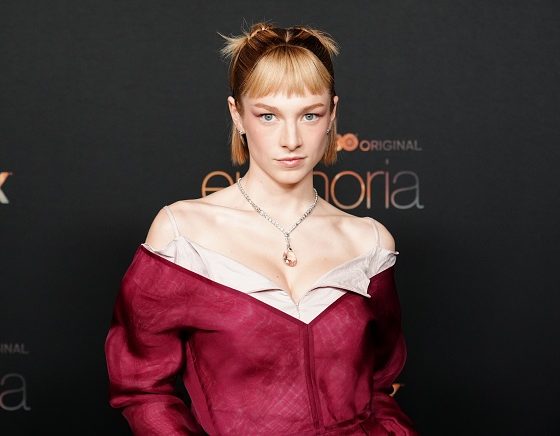 Теперь официально: Хантер Шафер встречается с Домиником Файком