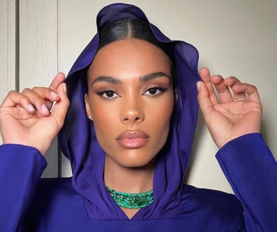 На зависть всем: Тина Кунаки хвастается безупречной фигурой в бикини