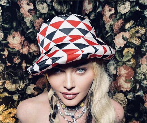 Неловко получилось: молодого бойфренда Мадонны перепутали с ее сыном