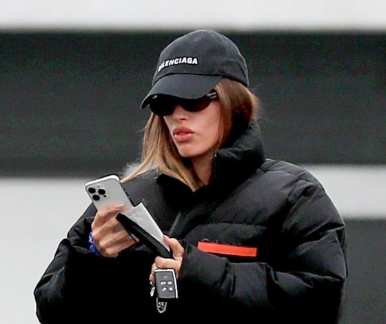 Как носить пуховик и выглядеть стильно? Показывает Хейли Бибер