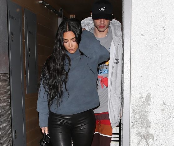 Не скрывая чувств: Ким Кардашьян и Пит Дэвидсон наслаждаются компанией друг друга на свидании