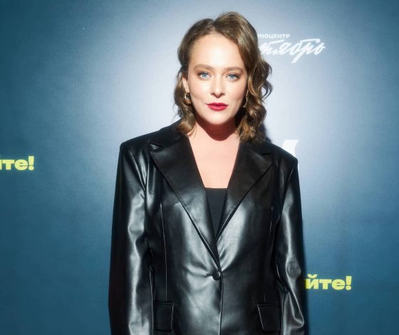 Аглая Тарасова, Андрей Бурковский, Любовь Толкалина на премьере сериала «И снова здравствуйте!»