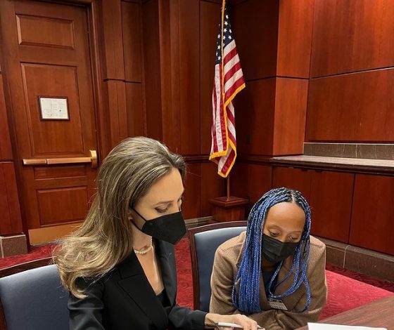 Поддерживает своих детей во всем: еще одно доказательство, что Анджелина Джоли идеальная мама