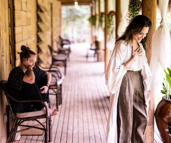 Невероятное сходство: Анджелина Джоли поделилась трогательной фотографией с 15-летней дочерью