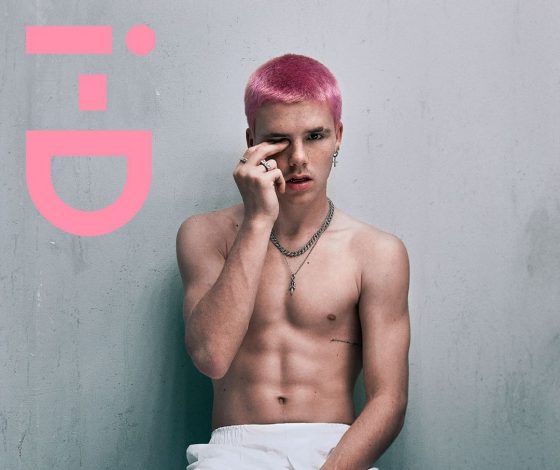 Младший сын Бекхэмов снялся топлес для обложки журнала, повторив знаменитую съемку отца