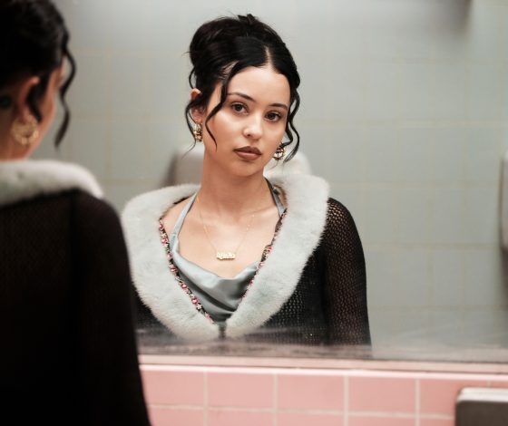 Звезда «Эйфории» Алекса Дэми кардинально сменила образ (вы ее не узнаете)