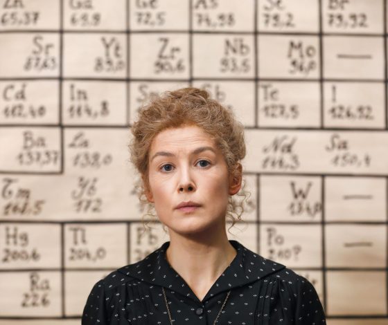 От защитниц природы до Нобелевских лауреаток: 10 фильмов о женщинах-ученых, изменивших мир