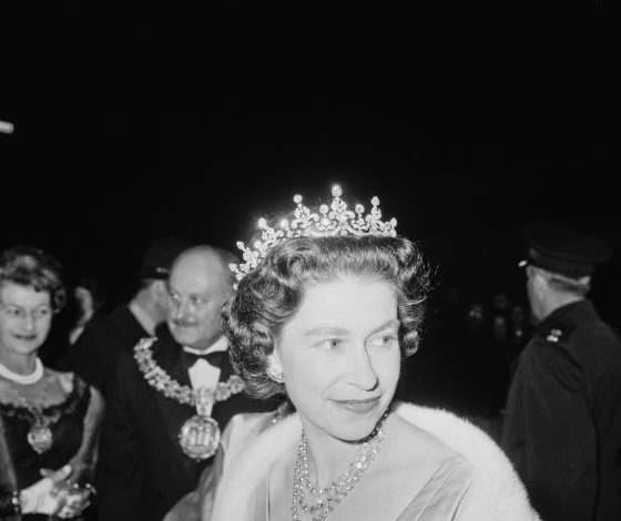 Боже, храни королеву: Елизавета II отмечает 70-летие своего правления