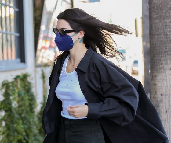 Стильный аутфит Кендалл Дженнер, который можно надеть и на учебу, и на работу, и на прогулку