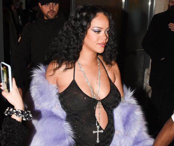 Жилет из змеиной кожи и голый живот: Рианна вновь доказывает статус самой стильной будущей мамы