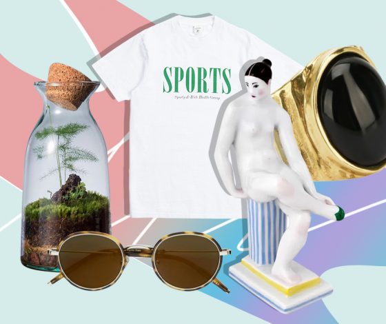 Что дарить маме на 8 марта, если она: любит стильно одеваться, обожает цветы и ходит на выставки