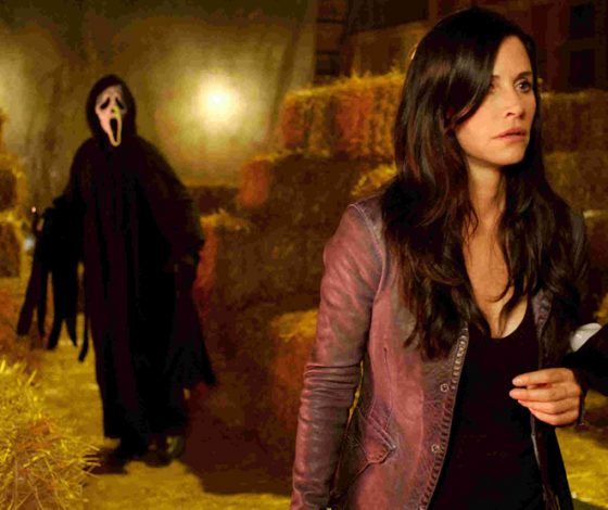 Звезда сериала «Друзья» Кортни Кокс сбежала из дома из-за привидения