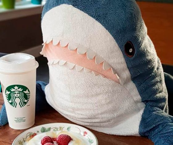 Дьявол больше не носит Prada: мемы про бренды, приостановившие работу в России