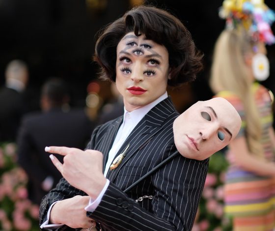 Несмотря на череду скандалов: Эзра Миллер появится в новом «Флэше»